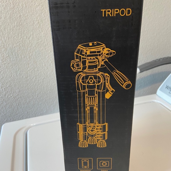 Tripod - Picture 1 of 4